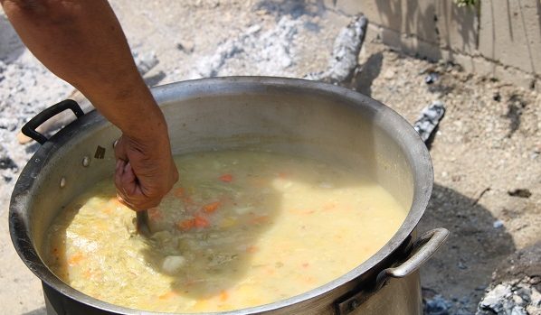 Alimentarse o comprar comida, un reto diario en Venezuela